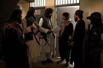 Taliban xuống đường duy trì trật tự ở thủ đô Kabul