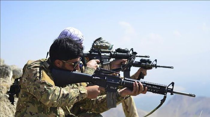 Phe kháng chiến Afghanistan bắt đầu 'gặm nhấm' Taliban
