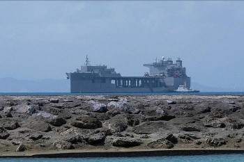 Hải quân Hoa Kỳ điều 'căn cứ nổi' chở trực thăng và thủy phi cơ đến căn cứ tại Okinawa