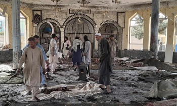 Động thái của Taliban sau vụ tấn công thánh đường Hồi giáo khiến hơn 100 người thương vong
