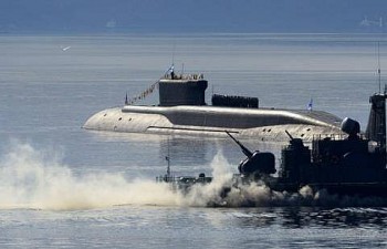 Tàu ngầm Knyaz Oleg Hải quân Nga bắn tên lửa xuyên lục địa Bulava