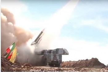 Phòng không Iran tấn công máy bay Israel trên lãnh thổ Syria