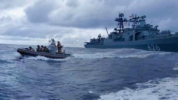 Tàu chiến Hạm đội Phương Bắc Nga tấn công cướp biển châu Phi trên Vịnh Guinea