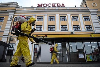 Moskva đóng cửa trường học, cửa hàng và quán ăn