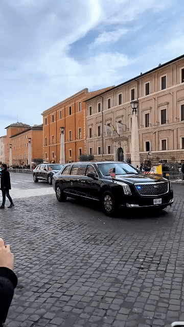 Tổng thống Biden mang đoàn xe 85 chiếc đến Ý làm dấy lên nhiều chỉ trích