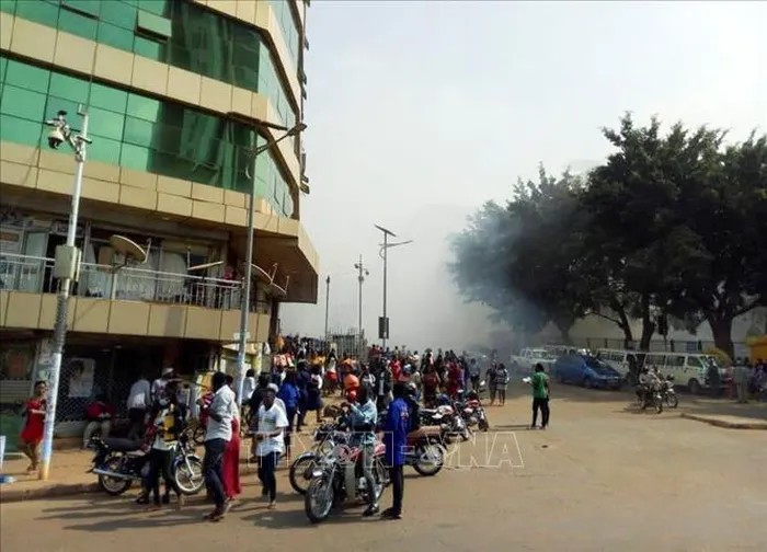 Các vụ nổ xảy ra liên tiếp ở trung tâm thủ đô Kampala của Uganda