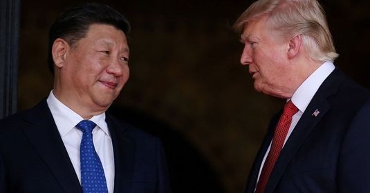 Bận rộn với các vụ kiện tụng, Trump vẫn dồn dập "tung đòn" với chính quyền Bắc Kinh