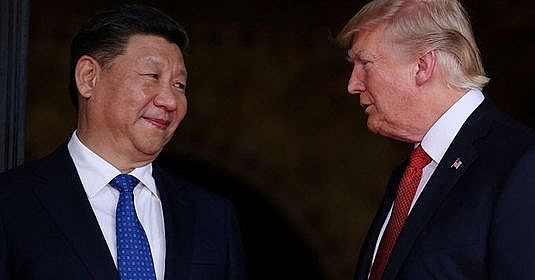 Bận rộn với các vụ kiện tụng, ông Trump vẫn dồn dập "tung đòn" với Bắc Kinh