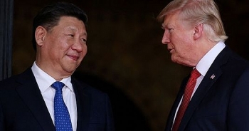 Bận rộn với các vụ kiện tụng, ông Trump vẫn dồn dập "tung đòn" với Bắc Kinh