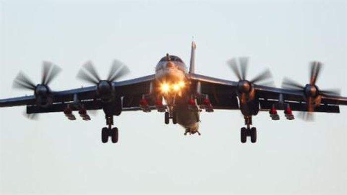 Oanh tạc cơ Tu-95MS Nga 'lừa' phòng thủ đối phương bằng UAV công nghệ cao
