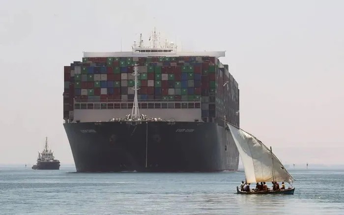 Kênh Suez phát cảnh báo khẩn cấp 'đón' siêu tàu Ever Given trở lại