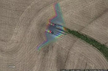 Google Maps "tóm sống" máy bay ném bom tàng hình B-2 Hoa Kỳ