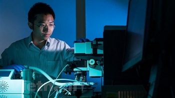 Australia tài trợ 750.000 USD cho dự án phát triển pin Mặt Trời thế hệ mới của nhóm nghiên cứu người Việt