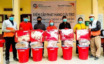 World Vision Việt Nam phát đồ dùng thiết yếu cho gần 20000 hộ gia đình ở Quảng Ngãi World Vision Việt Nam phát đồ dùng thiết yếu cho gần 20000 hộ gia đình ở Quảng Ngãi