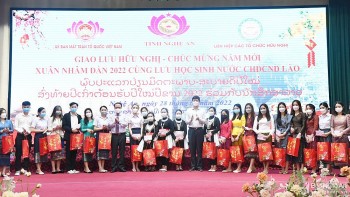 lien hiep cac to chuc huu nghi tinh nghe an chia se khong khi don tet vui xuan voi cac luu hoc sinh lao