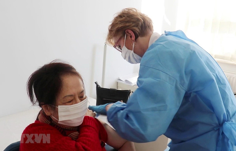Cộng đồng người Việt Nam ở Ba Lan đã được tiêm vaccine phòng COVID-19