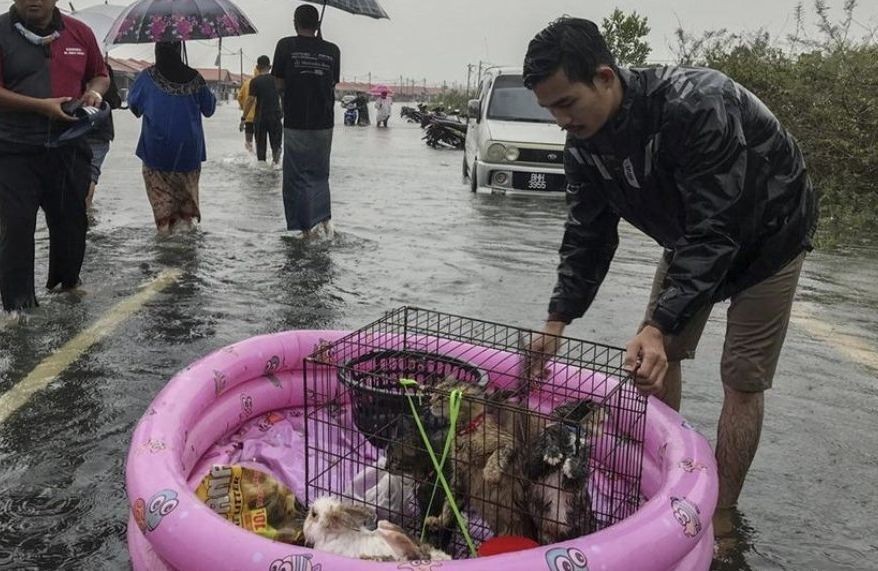 Lũ lụt tại Malaysia khiến khoảng 12.000 người dân phải sơ tán
