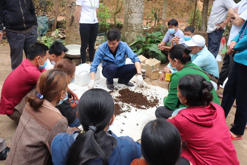 GNI tập huấn Kỹ thuật nuôi giun quế cho 39 hộ dân tại huyện Mai Châu (Hoà Bình)