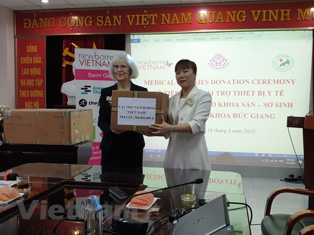 Newborns Việt Nam tài trợ thiết bị y tế cho Bệnh viện Đa khoa Đức Giang