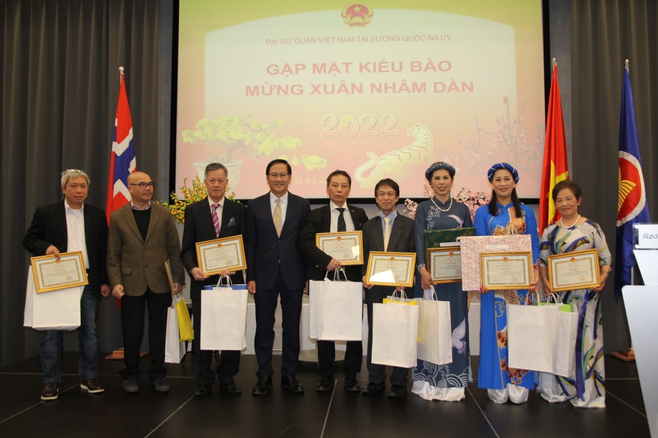 200 kiều bào tại Na Uy gặp mặt mừng Xuân 2022