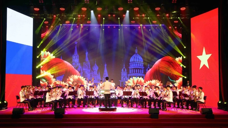 Tổng Bí thư Tô Lâm dự Chương trình nghệ thuật “Tâm hồn Nga trong lòng Việt Nam”