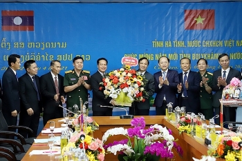 Hà Tĩnh chúc Tết cổ truyền Bunpimay chính quyền và nhân dân tỉnh Bôlykhămxay, Lào Hà Tĩnh chúc Tết cổ truyền Bunpimay chính quyền và nhân dân tỉnh Bôlykhămxay, Lào