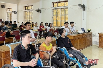 Trợ giúp và tư vấn pháp luật miễn phí cho hơn 50 người khuyết tật Trợ giúp và tư vấn pháp luật miễn phí cho hơn 50 người khuyết tật