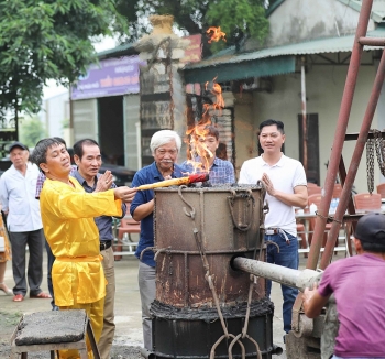 duc trong dong trao tang cho quoc hoi nuoc viet nam