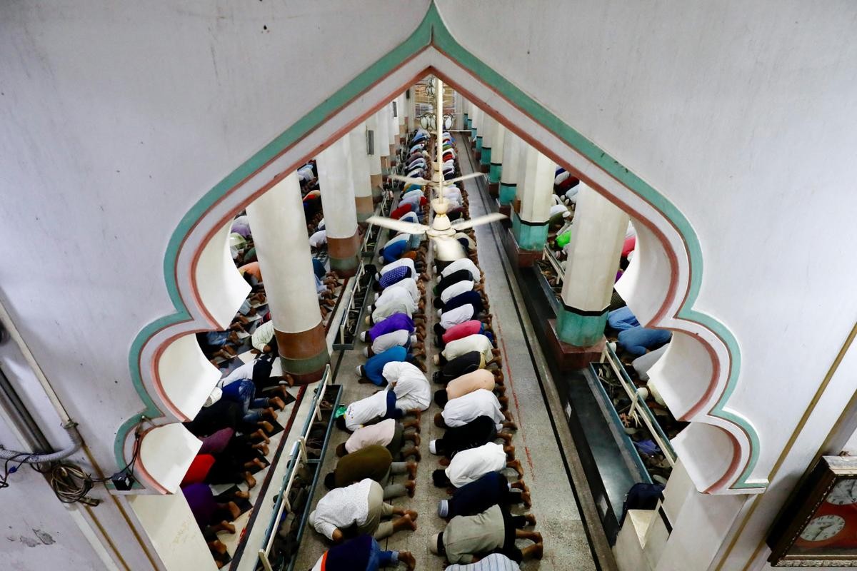Hình ảnh những tín đồ Hồi giáo trên khắp thế giới đón tháng lễ Ramadan