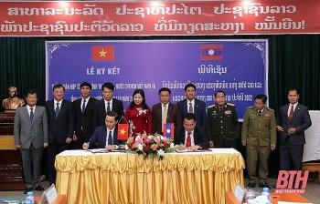 thanh hoa ban giao cac cong trinh vien tro cho tinh hua phan lao