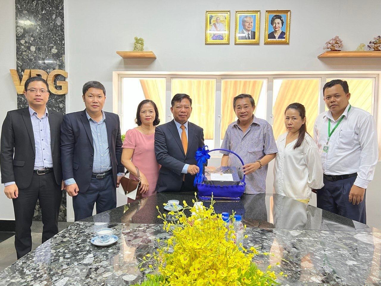 Vun đắp quan hệ hữu nghị, hợp tác Việt Nam – Campuchia qua các hoạt động khám chữa bệnh
