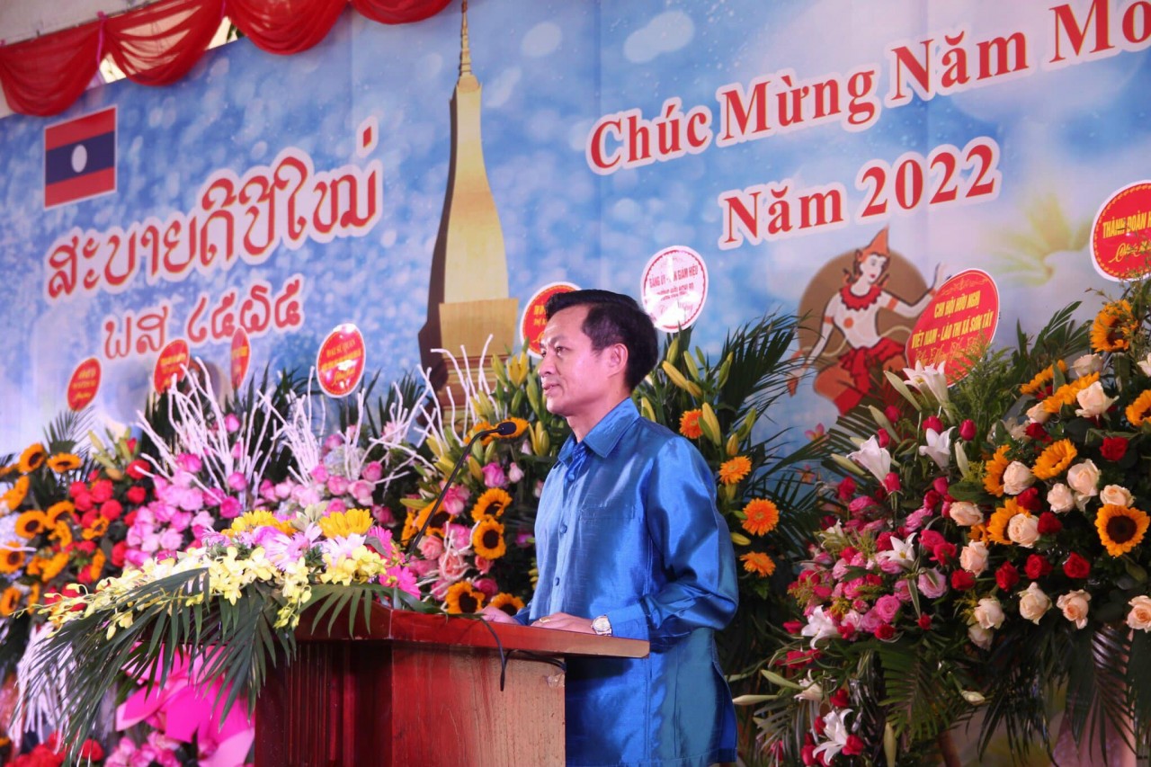 Lưu học sinh Lào tại trường Hữu nghị 80 vui đón tết cổ truyền Bunpimay