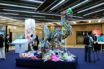 “Quái Nhựa"- thức tỉnh giới trẻ, cộng đồng ngừng xả rác ra môi trường