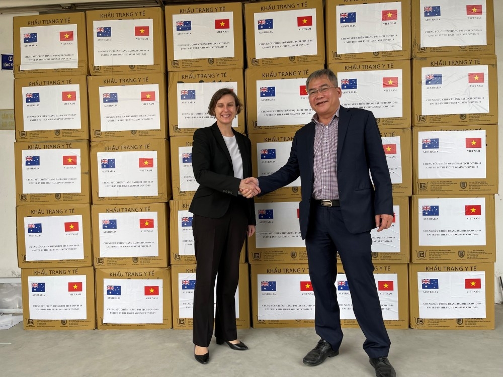Australia hỗ trợ Việt Nam vận chuyển 810.000 khẩu trang viện trợ cho Đông Timor chống dịch COVID-19