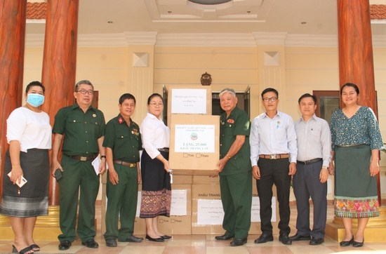 Hội Hữu nghị Việt Nam – Thái Lan tỉnh Đồng Nai trao tặng 15.000 khẩu trang hỗ trợ người dân Thái Lan