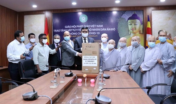 Giáo hội Phật giáo Việt Nam tiếp tục trao tặng thiết bị y tế hỗ trợ nhân dân Ấn Độ