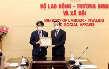 ilo sat canh cung viet nam vi 3 muc tieu chung quyen con nguoi quyen cong dan va phat trien quan he lao dong