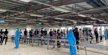 Chăm lo, hỗ trợ, không để người lao động trong khu cách ly, phong tỏa bị thiếu đói Chăm lo, hỗ trợ, không để người lao động trong khu cách ly, phong tỏa bị thiếu đói