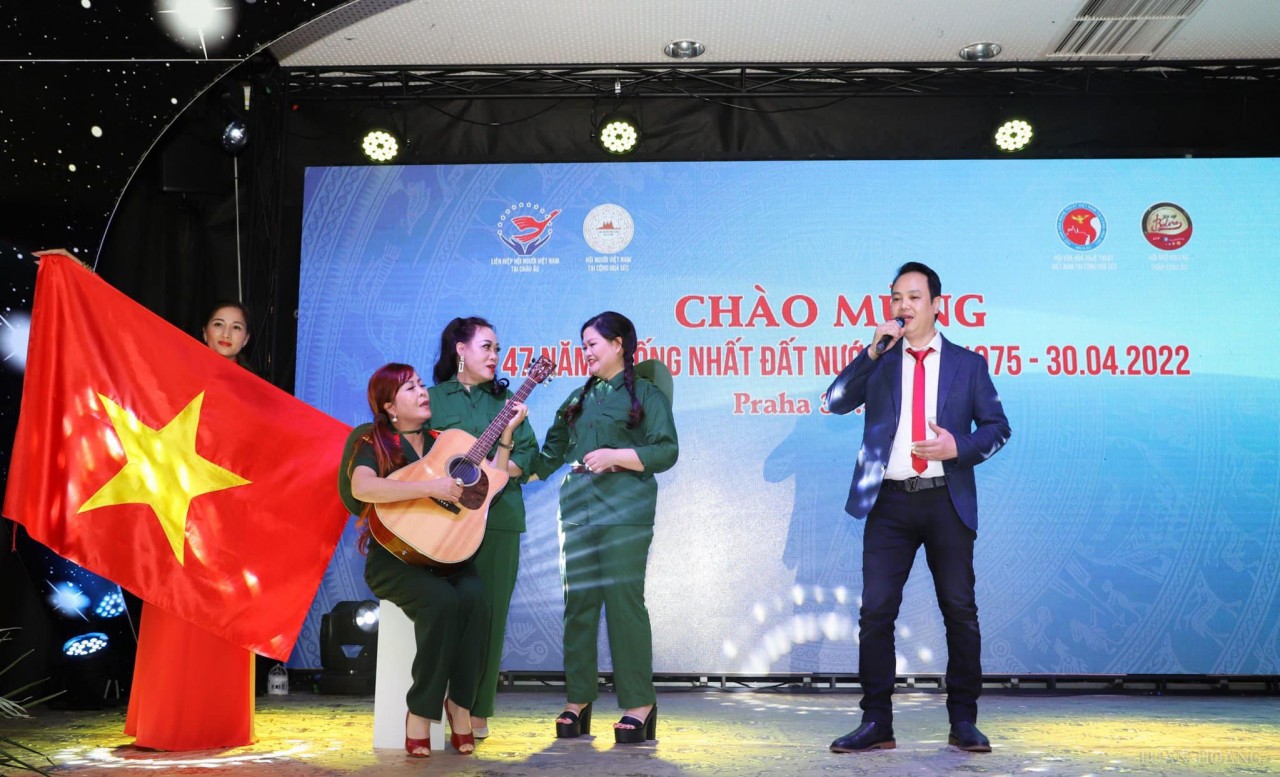 Cộng đồng người Việt tại Séc kỷ niệm 47 năm ngày Giải phóng miền Nam thống nhất đất nước