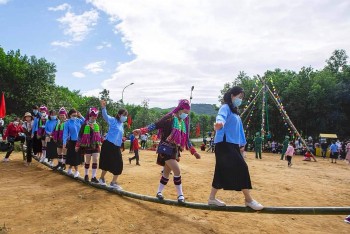 Lễ hội Hoa sim biên giới lần thứ I với chủ đề “Sắc màu biên cương” Lễ hội Hoa sim biên giới lần thứ I với chủ đề “Sắc màu biên cương”