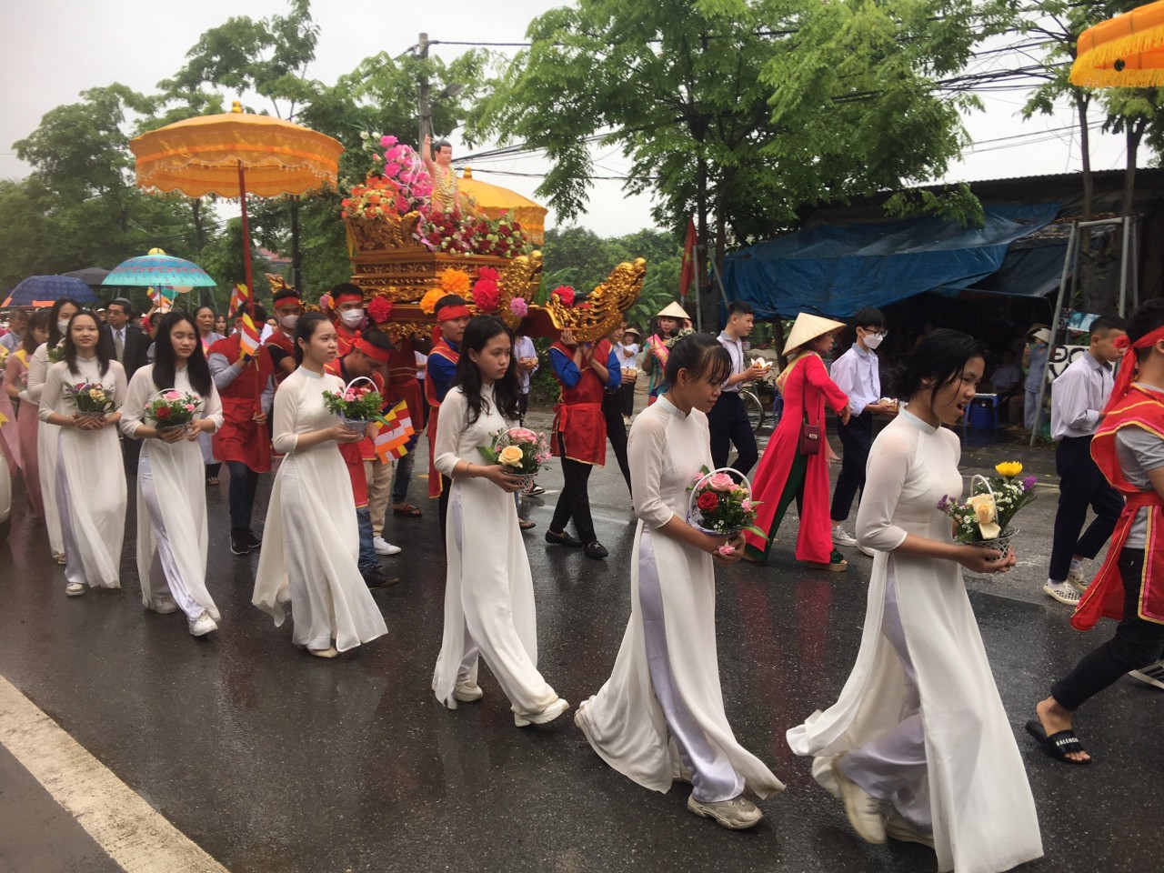 Hội liên lạc với người Việt Nam ở nước ngoài tham dự Đại lễ Phật đản tại chùa Khê Nữ
