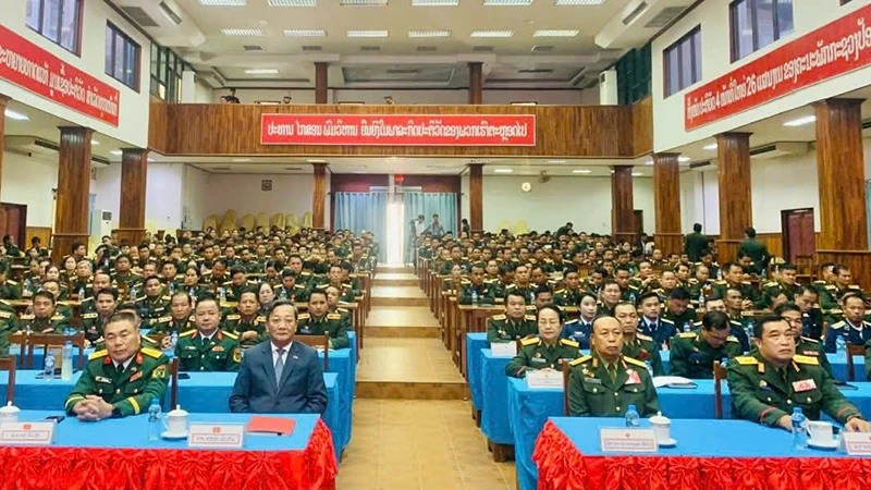 Bộ Quốc phòng Lào tổ chức lễ kỷ niệm 50 năm Việt Nam thống nhất đất nước