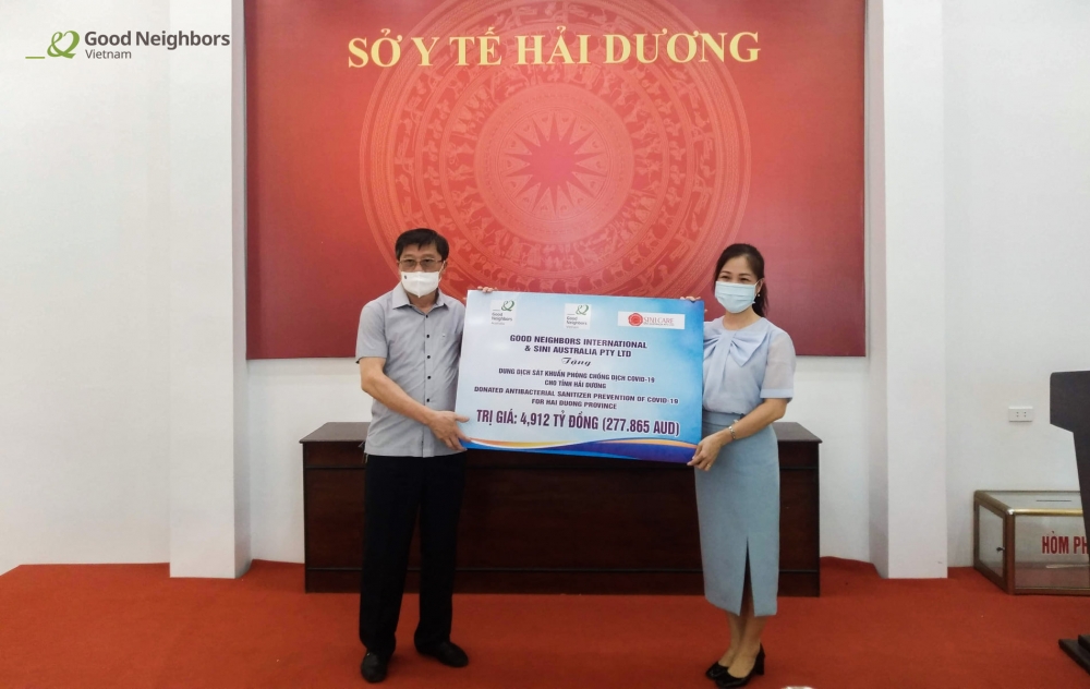 Good Neighbors Việt Nam tặng dung dịch sát khuẩn phòng COVID-19 cho tỉnh Hải Dương