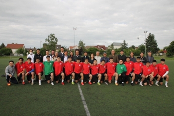 Cộng đồng người Việt giành giải Nhì Giải bóng đá Thượng viện Séc năm 2021