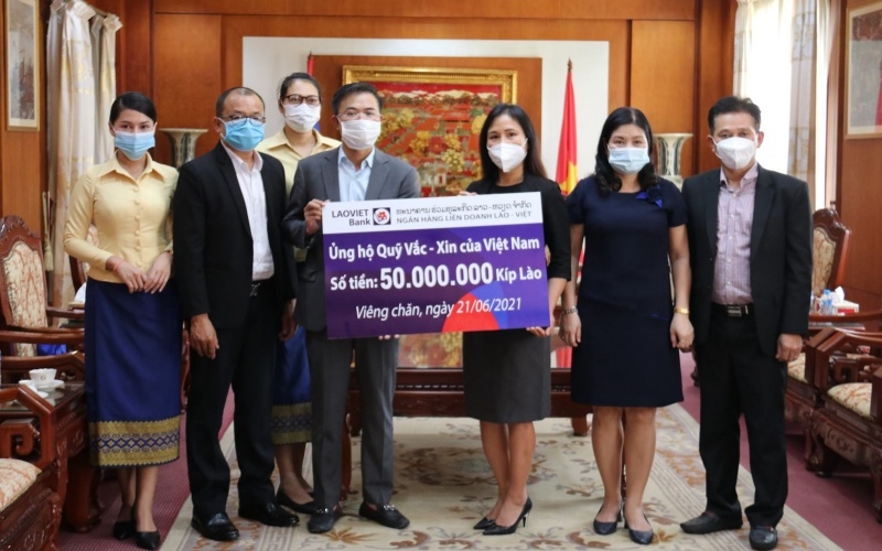 LaoVietBank ủng hộ 115 triệu đồng cho Quỹ vaccine phòng COVID-19 của Việt Nam