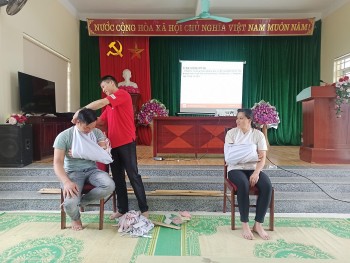 Tập huấn sơ cấp cứu cho cộng đồng dân tộc thiểu số Cao Bằng
