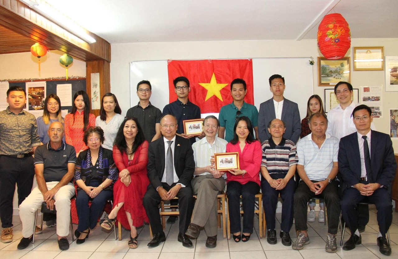 Quảng bá văn hoá Việt Nam và gặp gỡ cộng đồng người Việt tại Lyon (Pháp)