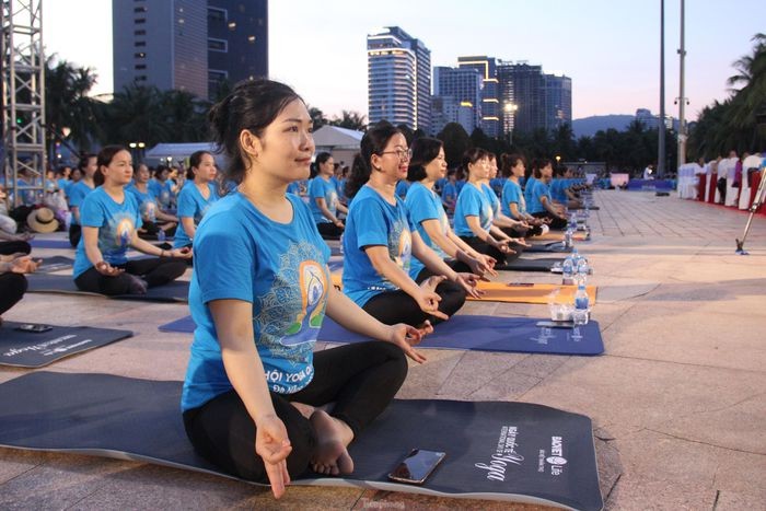 Du khách quốc tế ấn tượng với Lễ hội Yoga quốc tế Đà Nẵng 2022