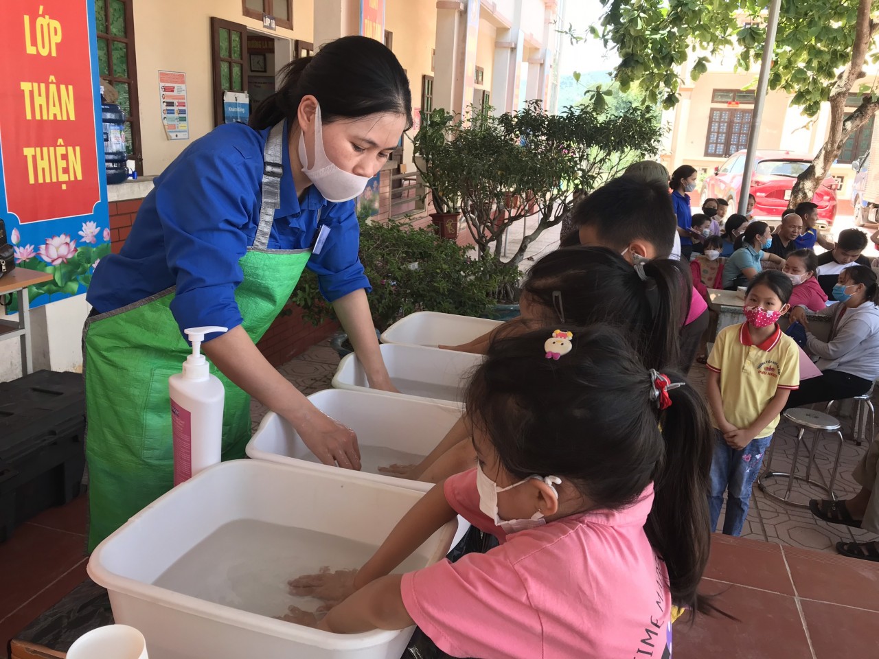 COPI khám bệnh, cấp thuốc miễn phí cho học sinh tại tỉnh Phú Thọ