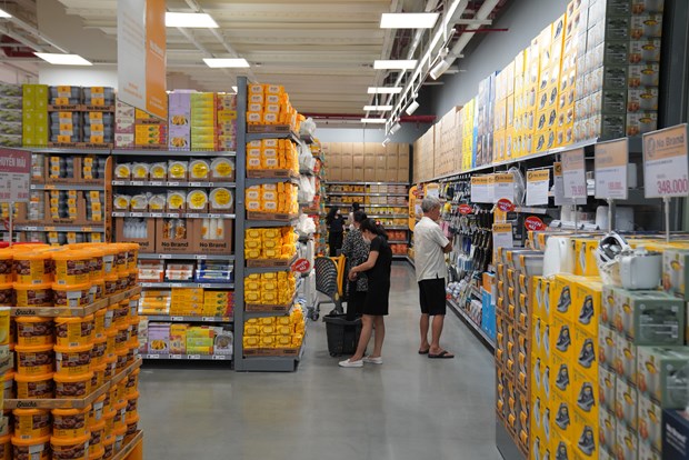 Tap doan thanh vien cua THACO khai truong sieu thi Emart Sala hinh anh 2
